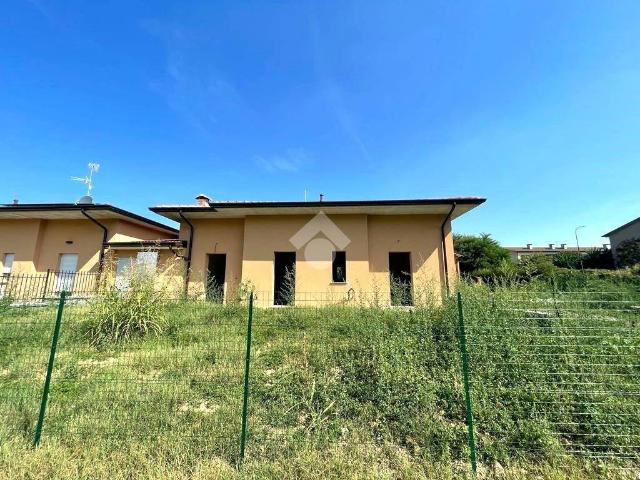 Villa Indipendente in vendita a Cremona, Lombardia