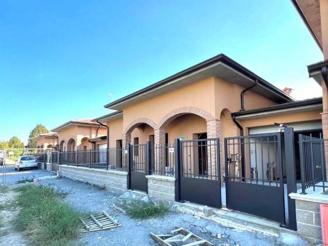 Villa Indipendente in vendita a Cremona, Lombardia