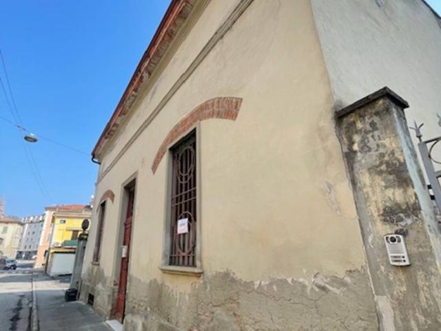 Villa Indipendente in vendita a Cremona, Lombardia