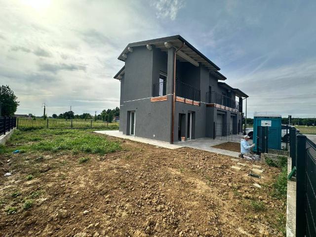 Villa Indipendente in vendita a San Felice, Cremona