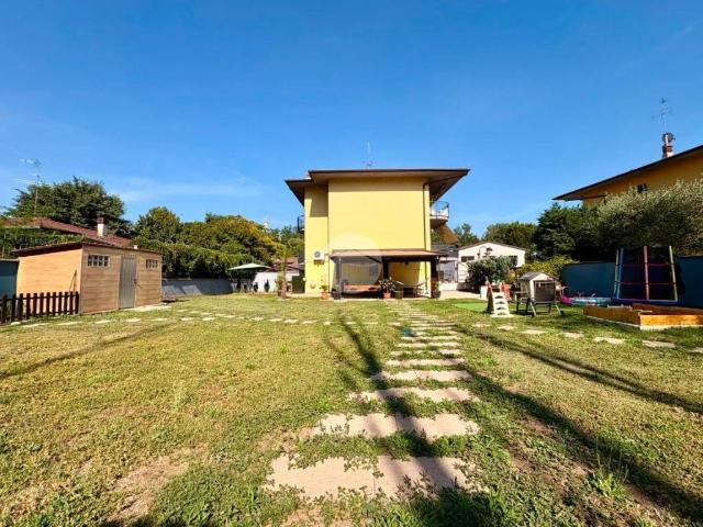 Villa Indipendente in vendita a Cremona, Lombardia