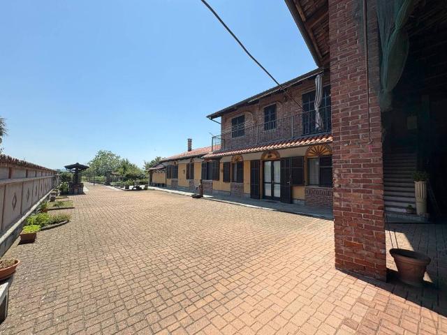 Villa Indipendente in vendita a Piemonte, Vercelli