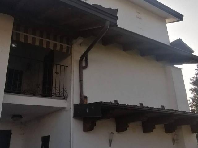 Villa Indipendente in vendita a Crespiatica, Lombardia
