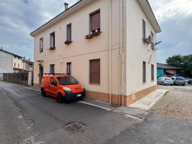 Villa Indipendente in vendita a Crespiatica, Lombardia