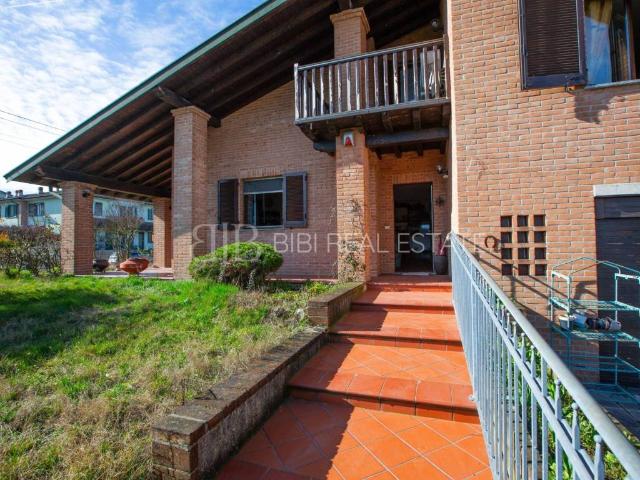 Villa Indipendente in vendita a Crespiatica, Lombardia