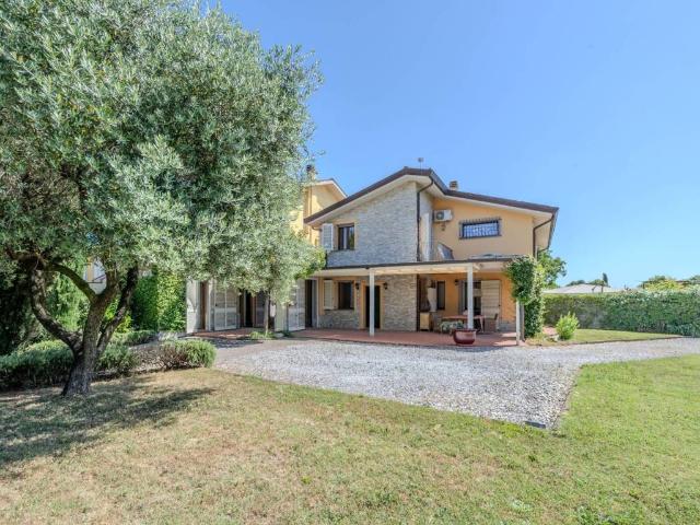 Villa Indipendente in vendita a Crespina Lorenzana, Cenaia