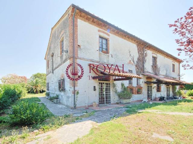 Villa Indipendente in vendita a Crespina Lorenzana, Toscana