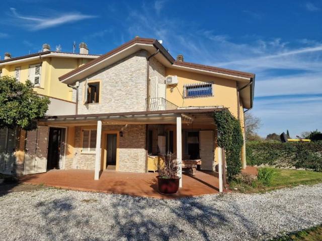 Villa Indipendente in vendita a Crespina Lorenzana, Cenaia