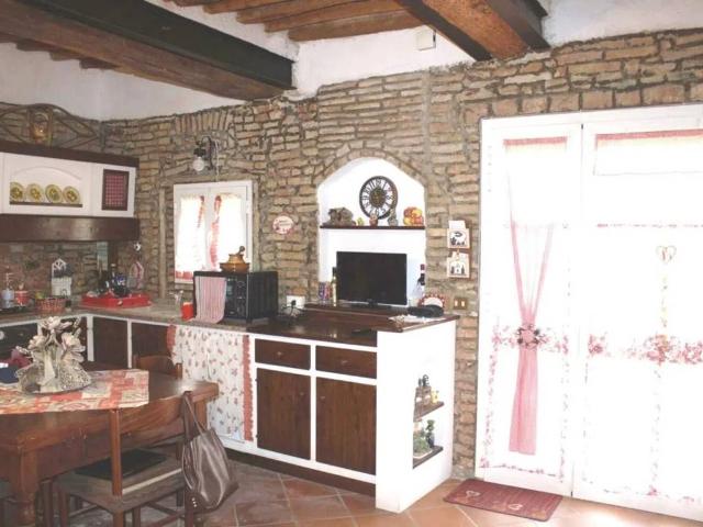 Villa Indipendente in vendita a Crespina Lorenzana, Crespina