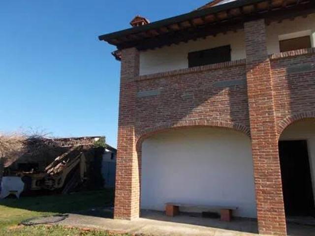 Villa Indipendente in vendita a Crespina Lorenzana, Cenaia
