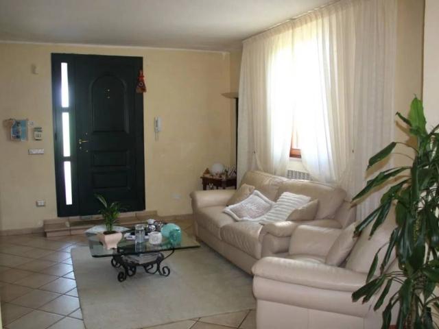 Villa Indipendente in vendita a Crespina Lorenzana, Cenaia