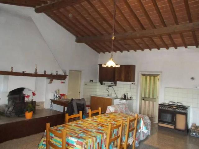 Villa Indipendente in vendita a Crespina Lorenzana, Crespina