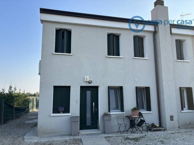 Villa Indipendente in vendita a Crespino, Veneto