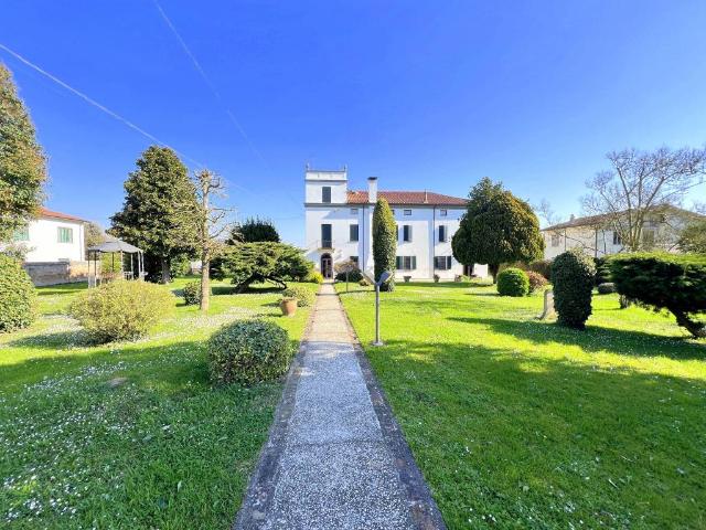 Villa Indipendente in vendita a Crespino, Veneto