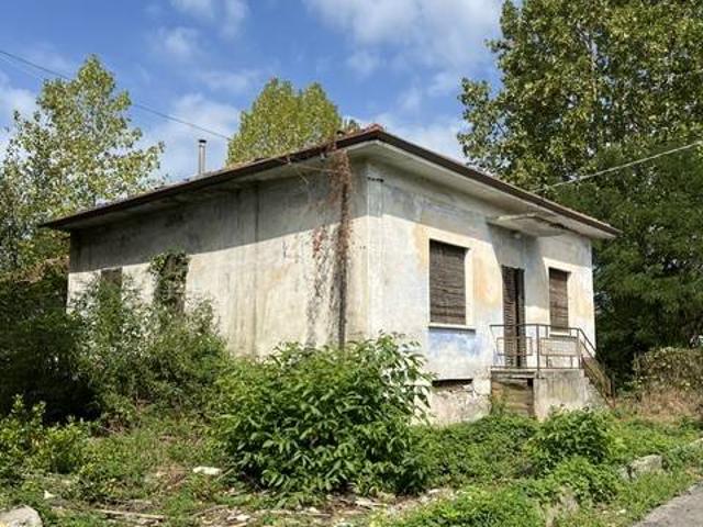 Villa Indipendente in vendita a Cressa, Novara