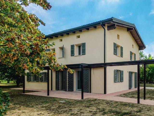 Villa Indipendente in vendita a Unione Terre d'Acqua, Crevalcore