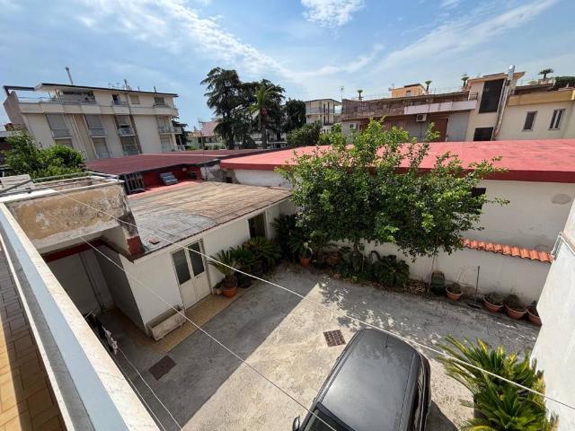 Villa Indipendente in vendita a Crispano, Napoli