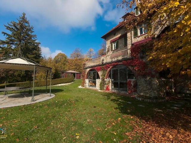 Villa Indipendente in vendita a Crocefieschi, Liguria