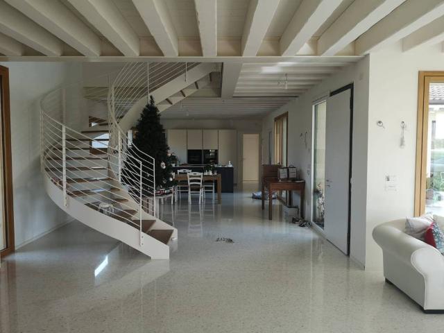Villa Indipendente in vendita a Crocetta Del Montello, Veneto