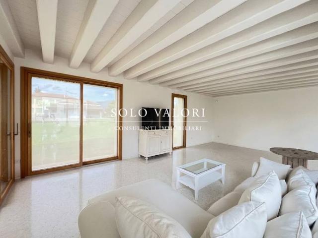 Villa Indipendente in vendita a Crocetta Del Montello, Veneto
