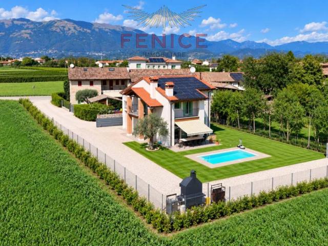 Villa Indipendente in vendita a Ciano del Montello, Crocetta del Montello