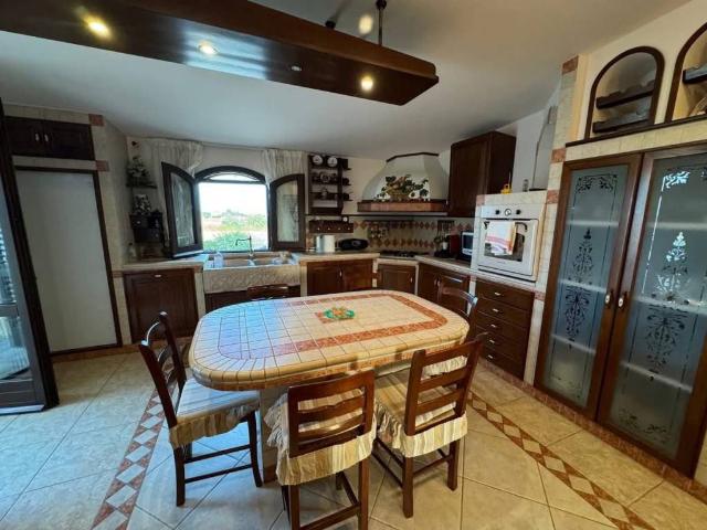 Villa Indipendente in vendita a Calabria, Crotone