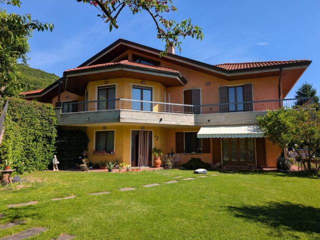 Villa Indipendente in vendita a Comunità Montana del Piambello, Cuasso Al Monte