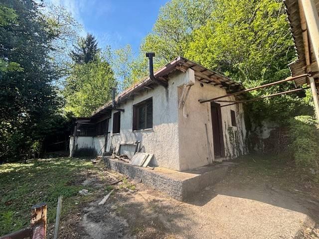 Villa Indipendente in vendita a Comunità Montana del Piambello, Cuasso Al Monte