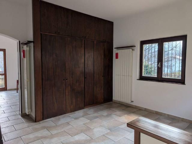 Villa Indipendente in vendita a Comunità Montana del Piambello, Cuasso Al Monte