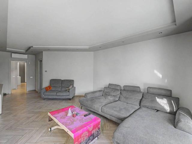Villa Indipendente in vendita a Cuasso al Piano, Cuasso al Monte