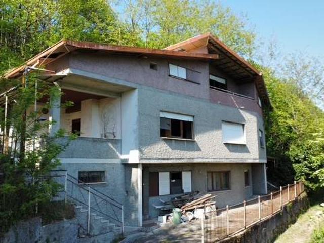 Villa Indipendente in vendita a Comunità Montana del Piambello, Cuasso Al Monte