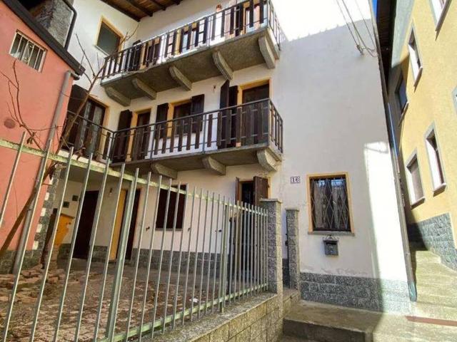 Villa Indipendente in vendita a Comunità Montana del Piambello, Cugliate Fabiasco