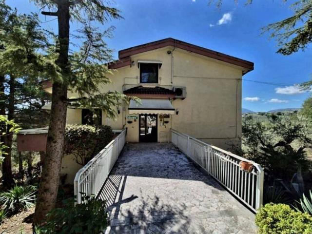 Villa Indipendente in vendita a Cugnoli, Abruzzo