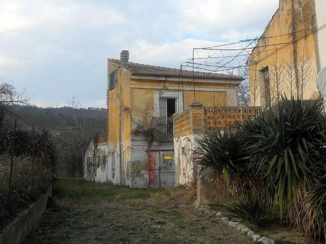 Villa Indipendente in vendita a Cugnoli, Abruzzo