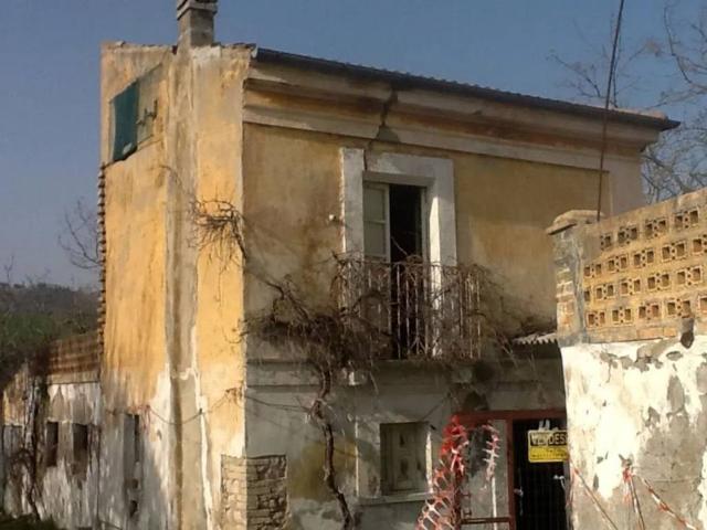 Villa Indipendente in vendita a Cugnoli, Abruzzo