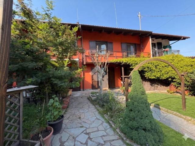 Villa Indipendente in vendita a Costa, Piemonte