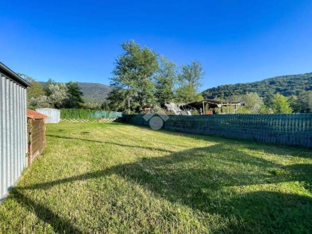 Villa Indipendente in vendita a Cunardo, Varese