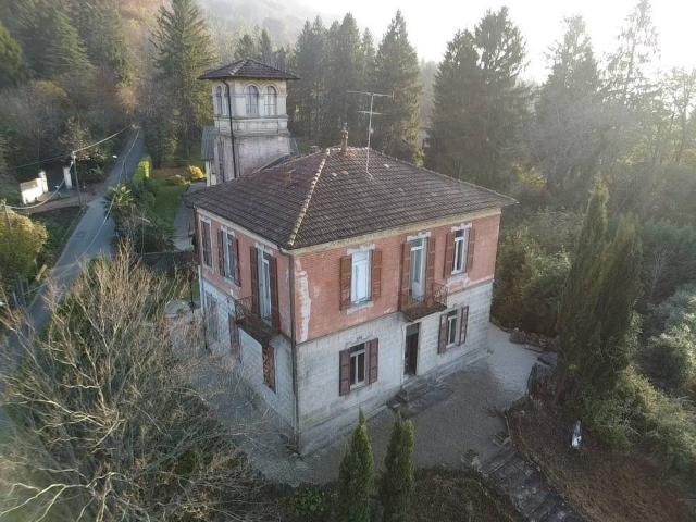 Villa Indipendente in vendita a Comunità Montana del Piambello, Cunardo