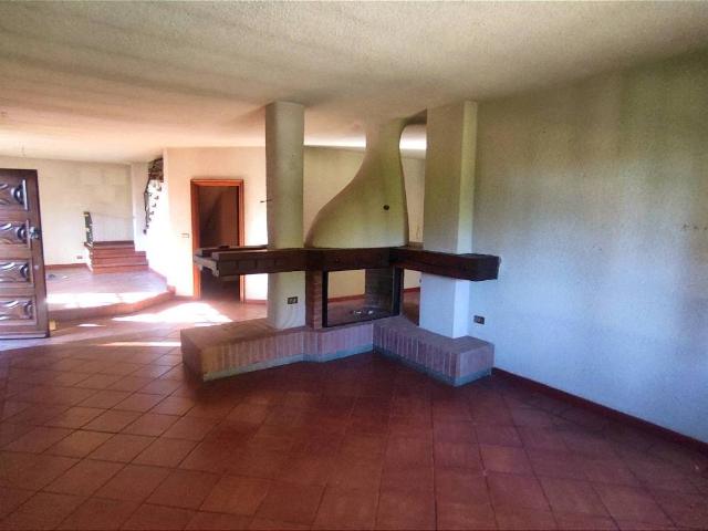 Villa Indipendente in vendita a Salto, Piemonte