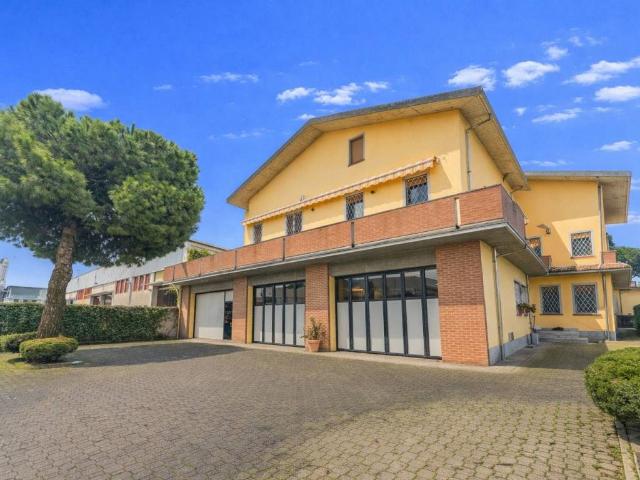 Villa Indipendente in vendita a Cura Carpignano, Lombardia