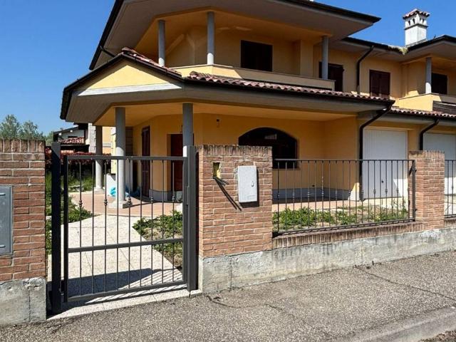 Villa Indipendente in vendita a Cura Carpignano, Lombardia