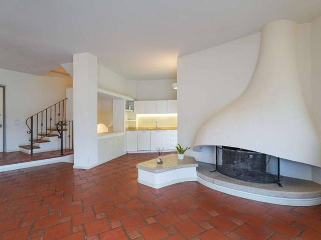 Villa Indipendente in vendita a Curno, Lombardia