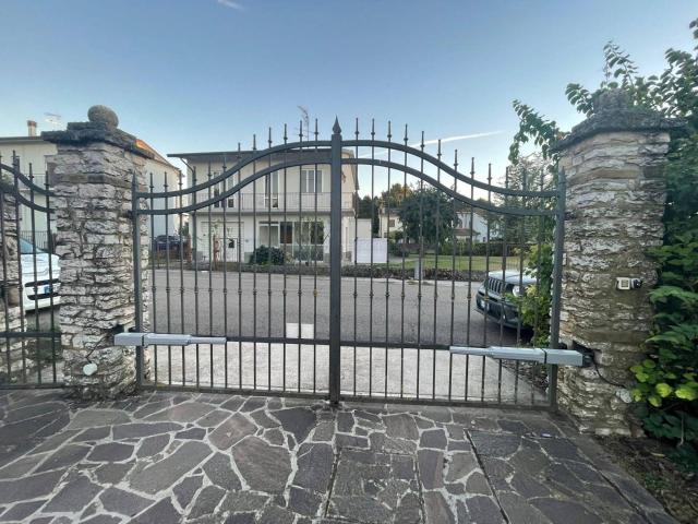 Villa Indipendente in vendita a Curtatone, Lombardia