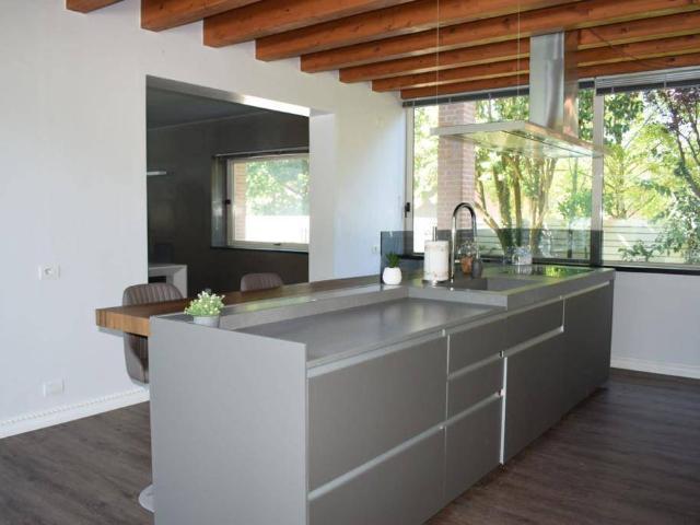 Villa Indipendente in vendita a Curtatone, Lombardia