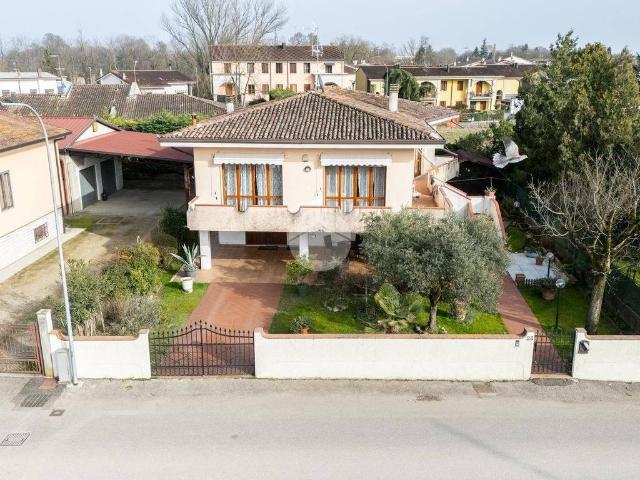 Villa Indipendente in vendita a Grazie, Curtatone