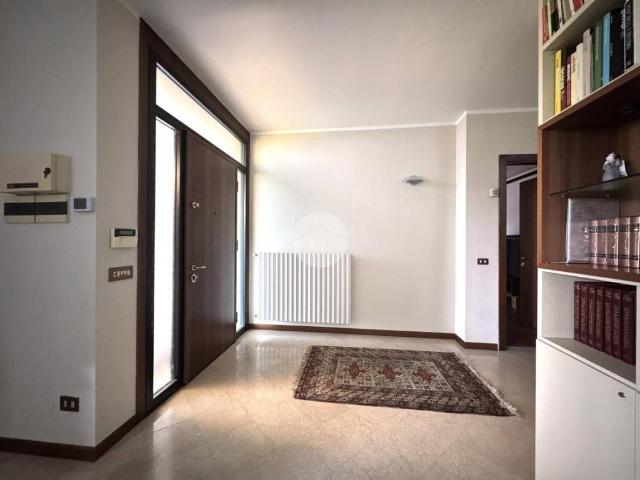 Villa Indipendente in vendita a Curtatone, Lombardia