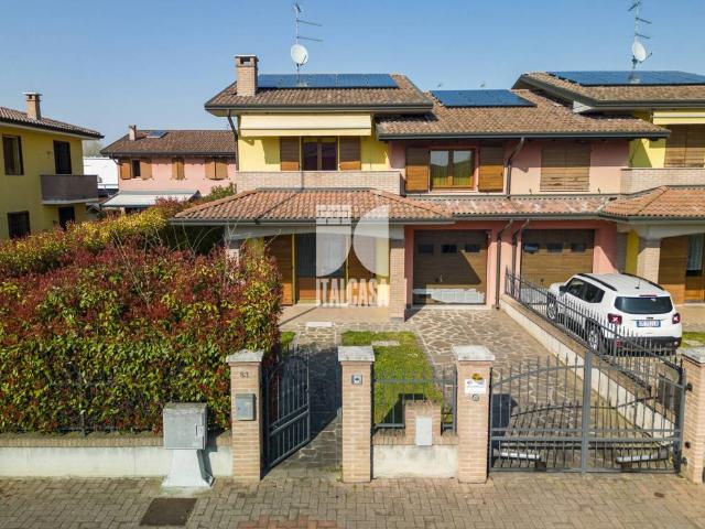 Villa Indipendente in vendita a Curtatone, Lombardia