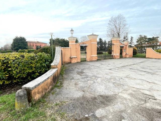 Villa Indipendente in vendita a San Silvestro, Curtatone