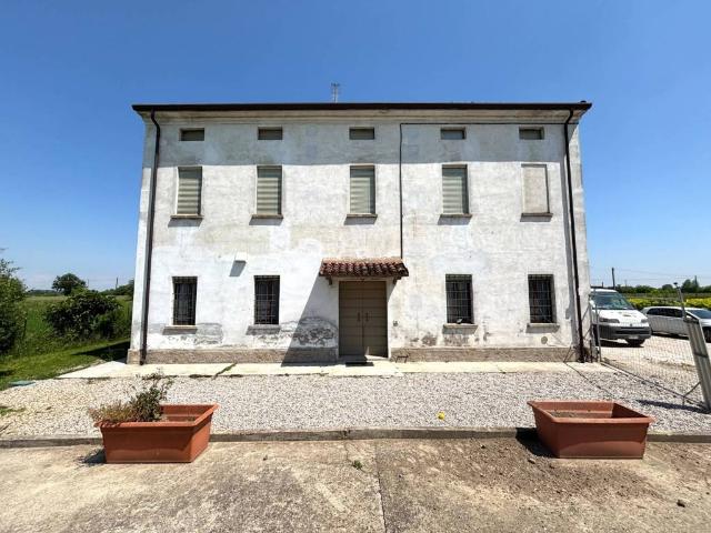 Villa Indipendente in vendita a Marcaria, Lombardia