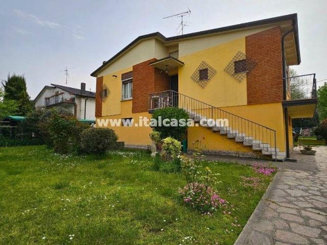 Villa Indipendente in vendita a San Silvestro, Curtatone